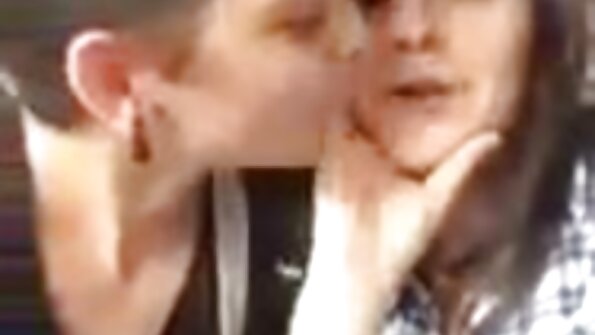Wunderschöne бг секс порно Lesben lecken und küssen sich