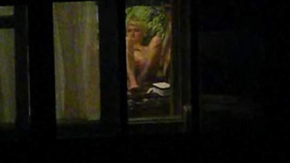 Elsa Jean und Zoey Monroe umarmen ihre български порно филм Lust auf BBC